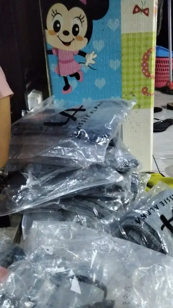 celana Levi's cutbray untuk wanita