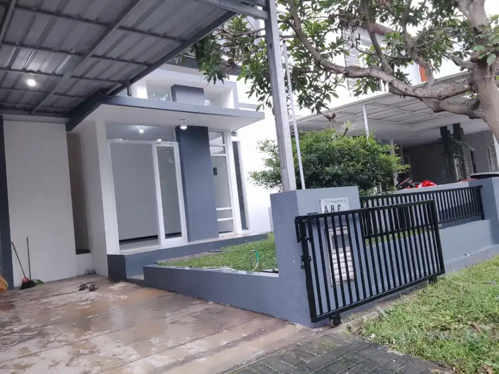 Tukang cat spesialis