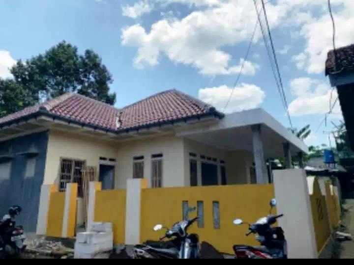 Rumah dijual dekat jalan raya bogor