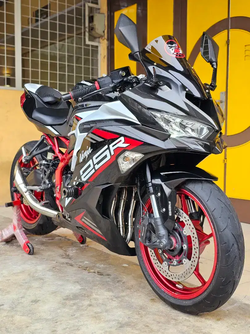 Kawasaki Ninja250 / ZX 25R 2021 ABS SE KTQRS, Black Premium Metalic.