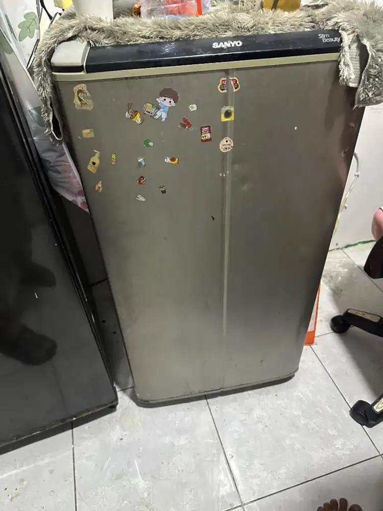 Kulkas sanyo bekas