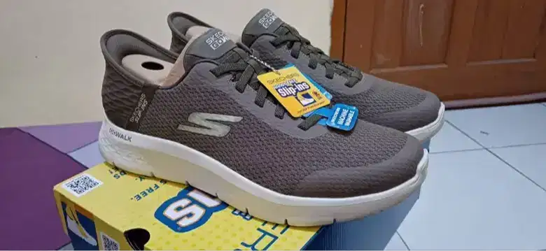 Jual sepatu merek skechers