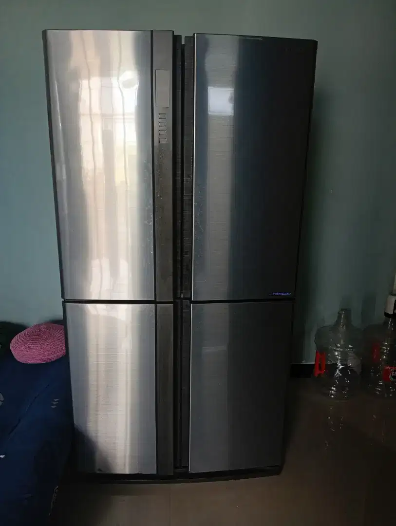 Kulkas Sharp 4 pintu, inverter
