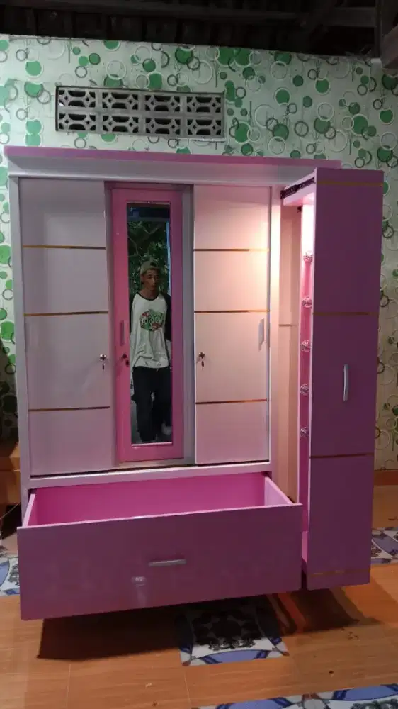 Almari Display Hijab / Almari Sliding / Almari Pakaian minimalis