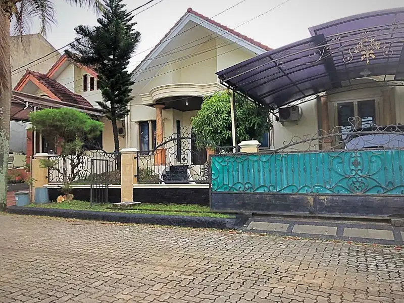 Rumah dalam perumahan  dekat  Kantor Gubernur  lampung