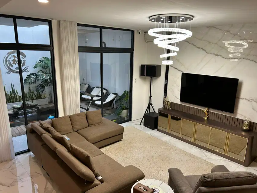Rumah Bagus Furnished 2 Lantai Cluster Brava Himalaya Karawaci