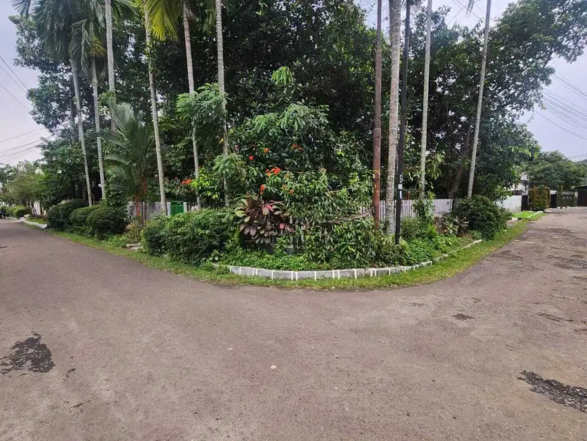 HOEK   DIJUAL RUMAH SHM BELAKANG LIPPO MALL
