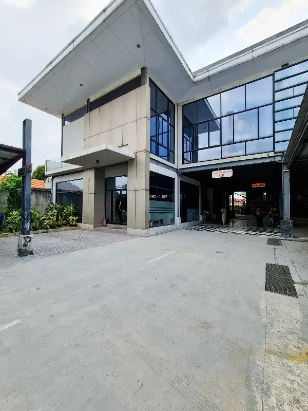 GEDUNG BANGUNAN KOMERSIAL PRIME AREA DI KEBAYORAN LAMA