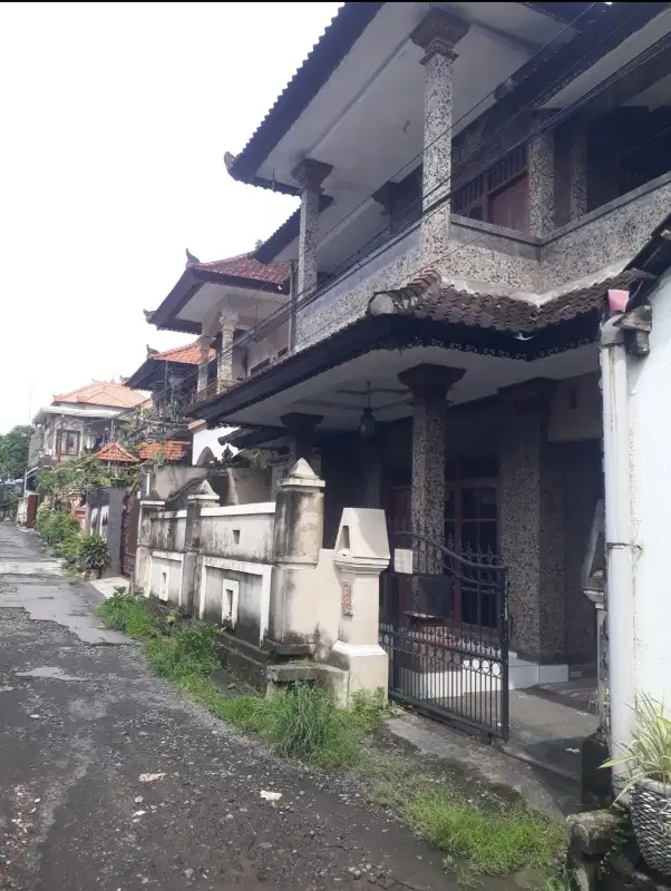 dijual rumah murah lantai 2 dekat terminal batubulan