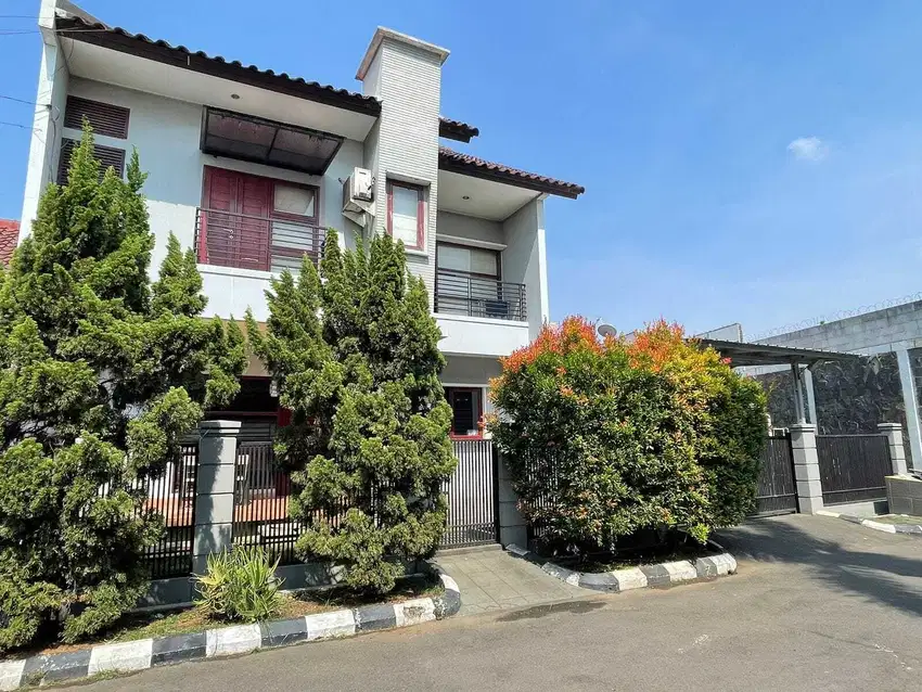 Rumah Premium Istana Kawaluyaan Buah Batu Kota Bandung