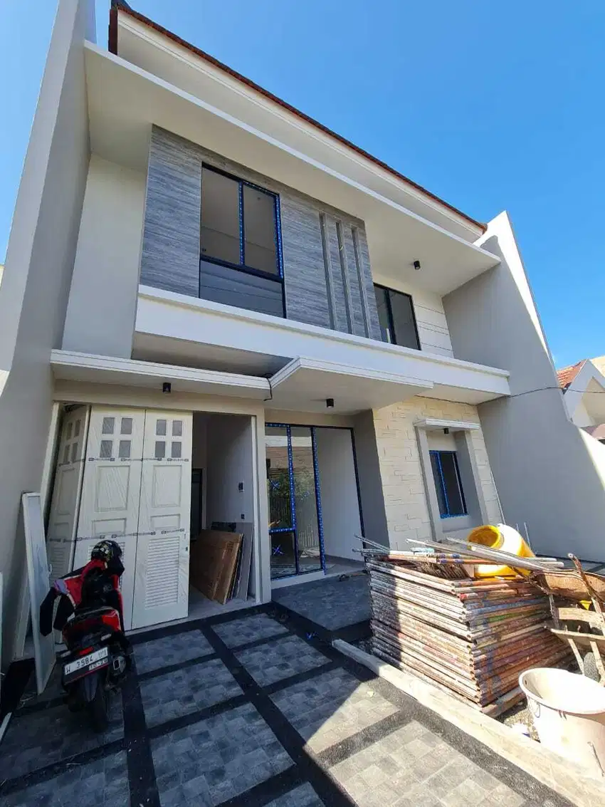 Dijual Rumah Manyar Kertoadi Bangunan Baru Gress