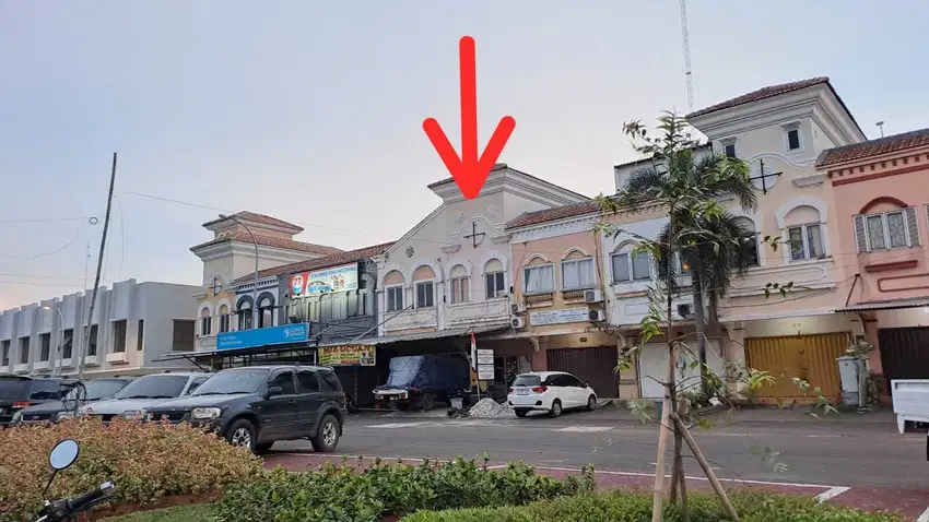 DIJUAL SERIUS  Ruko 2 lantai   SANTA MONICA , Dekat Sekolah Tarki