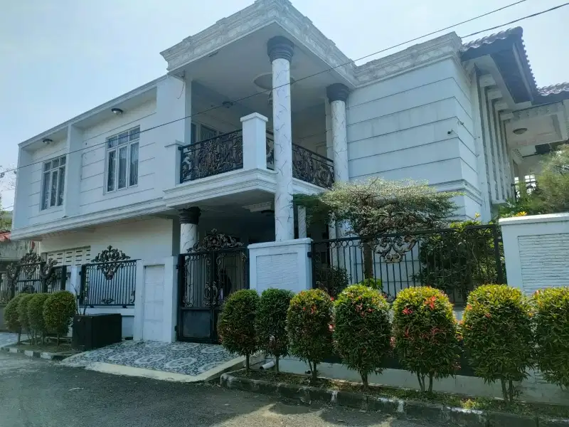 Dijual rumah Lux harga termurah sayap buahbatu