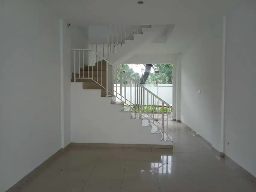 Dijual dan Disewa Ruko Citra 7, Hadap Timur, Pintu 2 muka