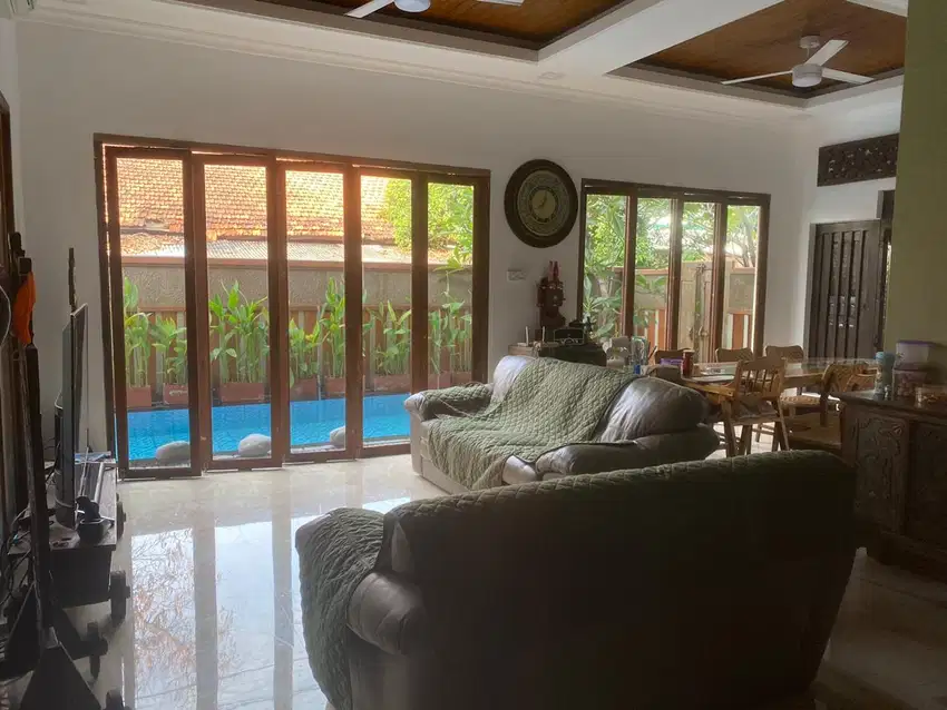 Rumah etnik di Kayu Putih dengan private swimming pool
