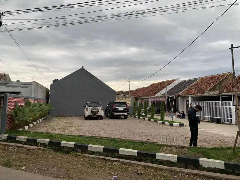 RUKO SIAP BANGUN JALAN SUDAH PAVING BLOK
