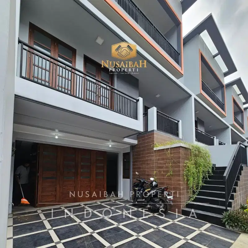 Rumah baru 3 lantai siap huni di kawasan premium condet jakarta timur