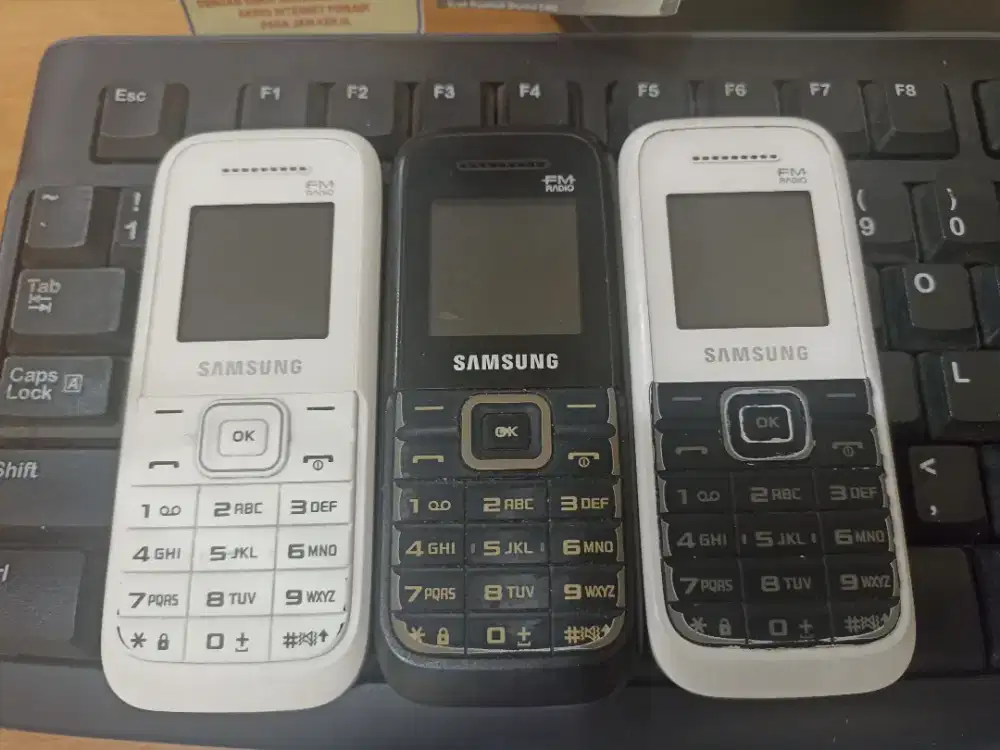 Handphone Samsung keystone 3 SM-B109E