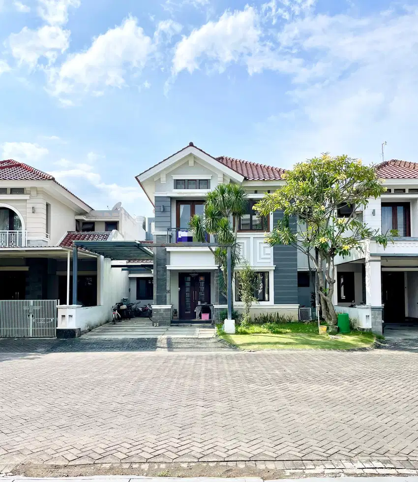 Wisata bukit mas royal palais rumah mewah di row jalan utama cluster