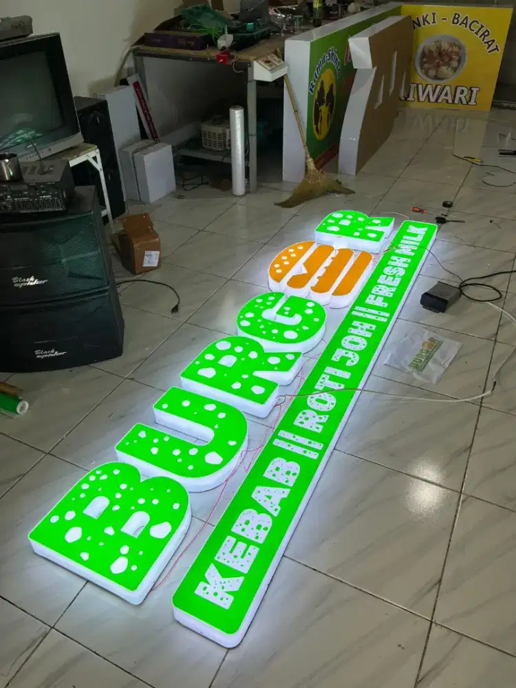 Neonbox billboard papan nama