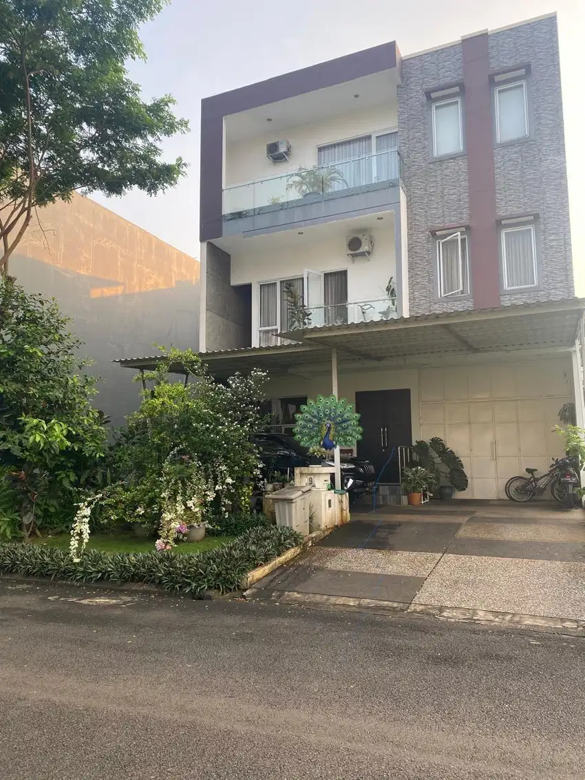 Rumah mandiri di cluster elit Scarlet gading serpong