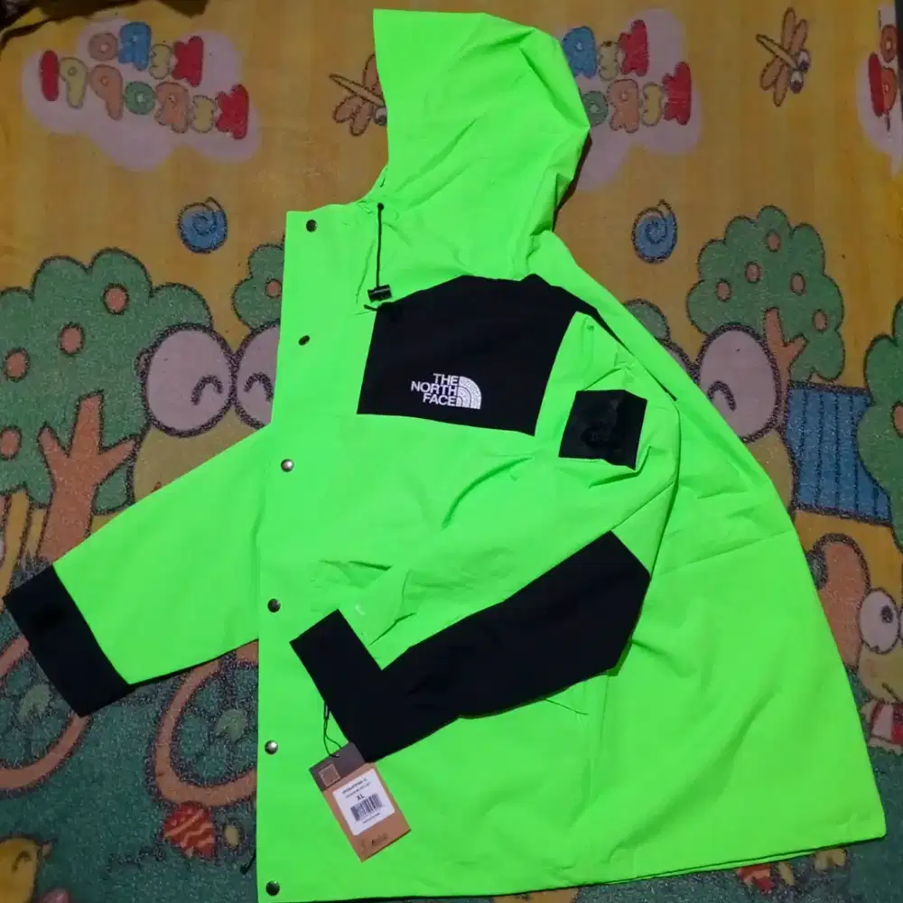 TNF Goretex Lime green Fine Alphine Equipment Bahan Super Adem XL