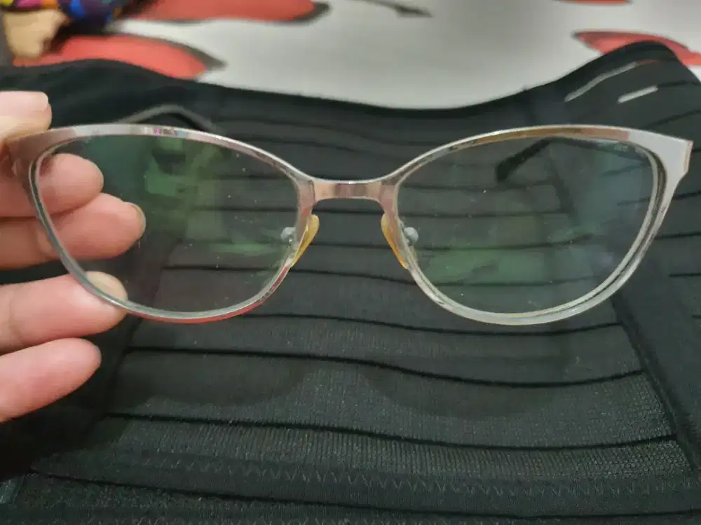 Kacamata tommy hilfiger koleksi pribadi