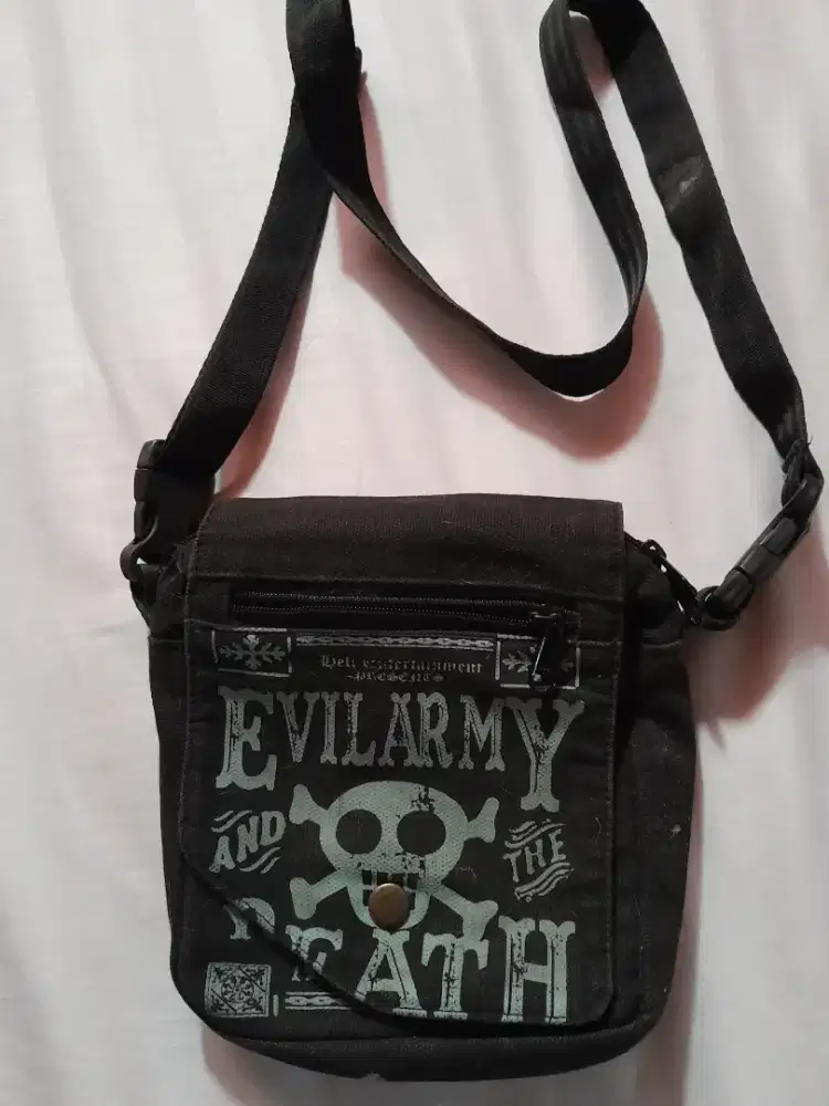 Jual tas distro slempang evil army