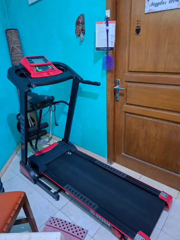 Alat Finess Elektrik 4fungsi treadmill, sit up, twister, pijat ID5538M