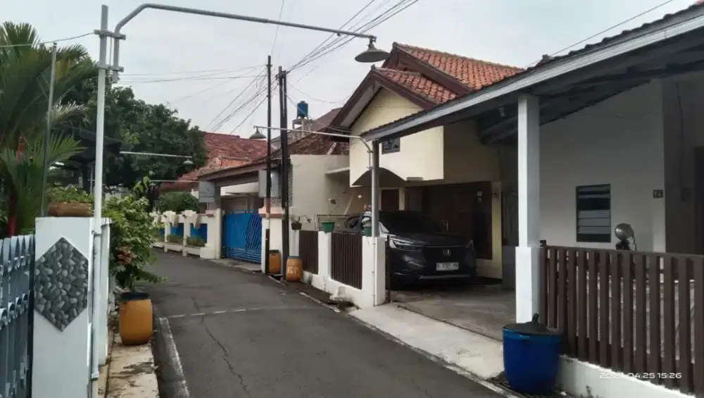Dijual rumah untuk usaha kos2an/kontrakan