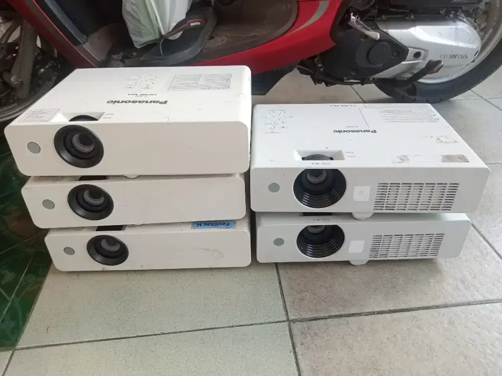 borongan proyektor panasonic HDMI dan vga