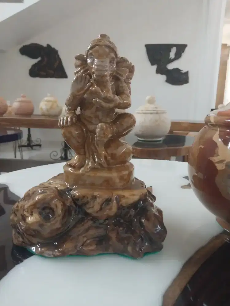 Patung ganesha dari batu alam panca warna