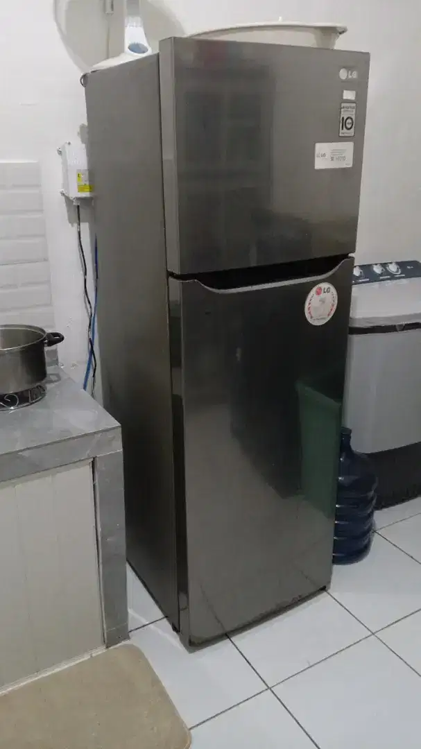 Kulkas bekas kondisi bocor freon