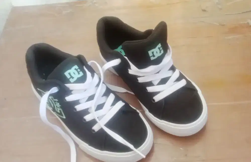 Rp 219rb, SEPATU DC, WOMEN'S CHELSEA, SZ 36,5, INSOLE 22,5, ORI, CHINA