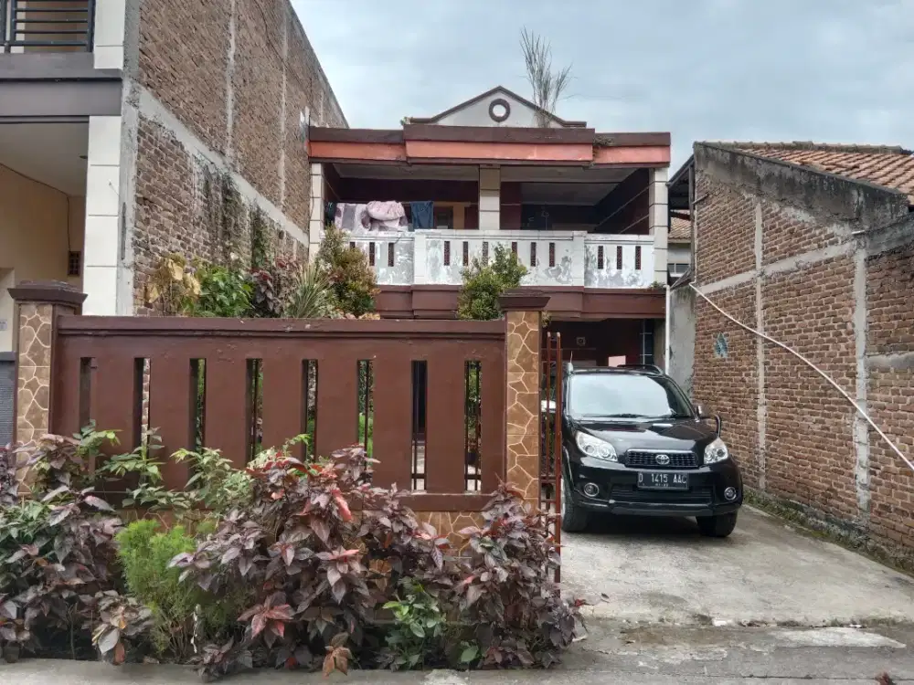 Dijual Rumah Luas di Cimahi Selatan