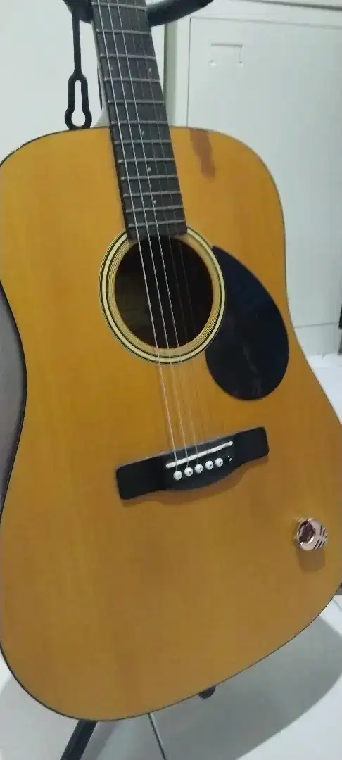 Gitar akustik string