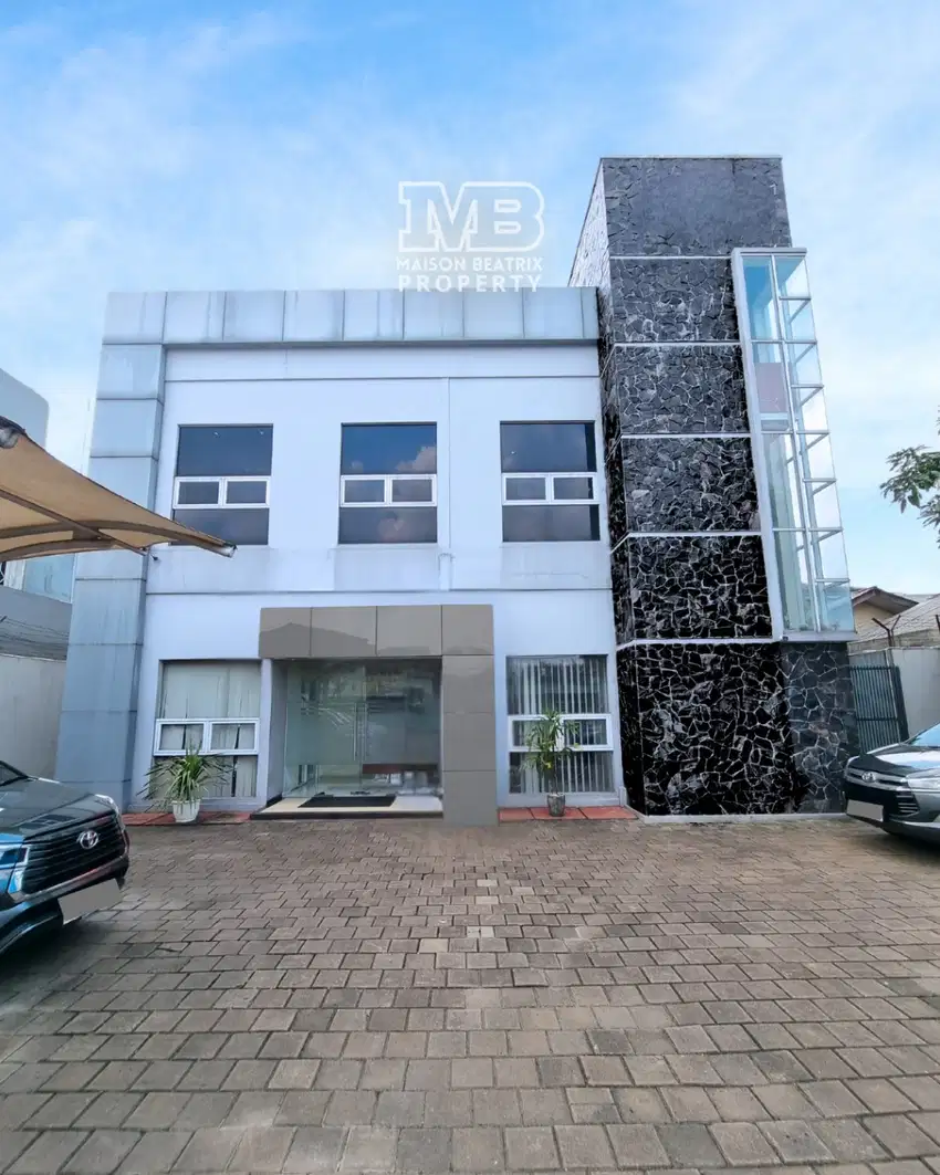 DIJUAL GEDUNG KANTOR 3LANTAI DG FURNISHNUA, JAGAKARSA JAKSEL