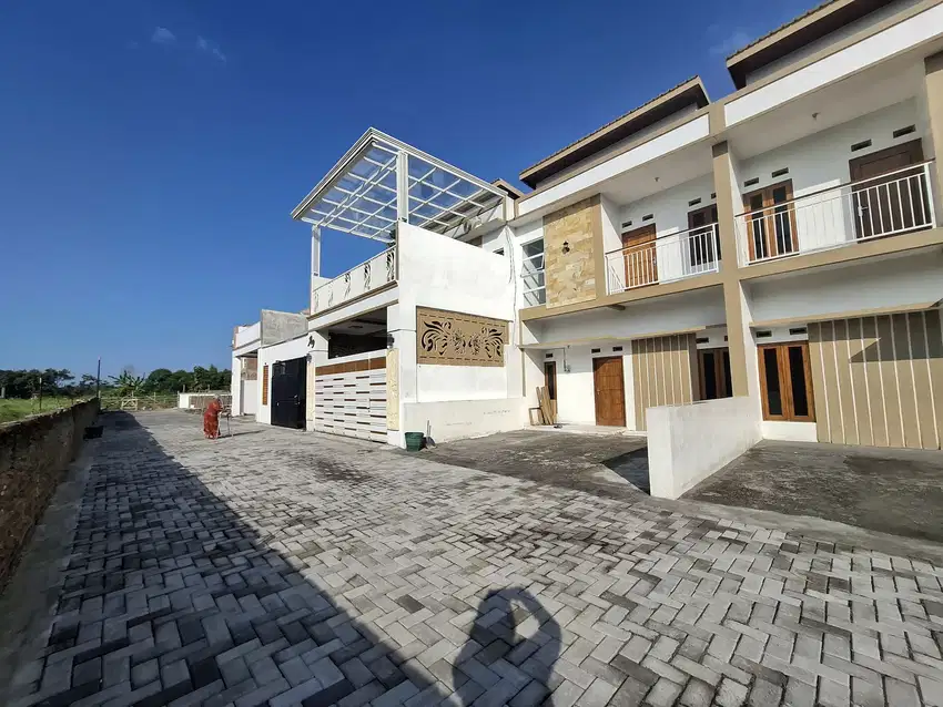 Di jual rumah dua lantai di Gentan baki