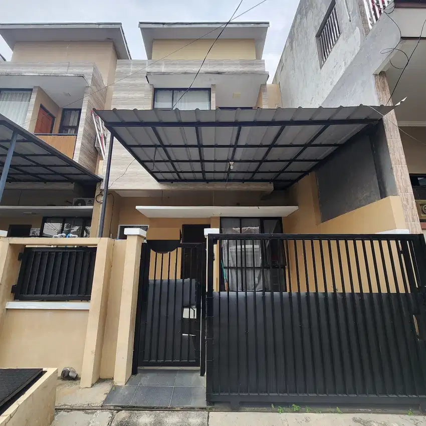 Rumah 2lantai Bangunan Muda Lokasi Strategis Tdk Banjir