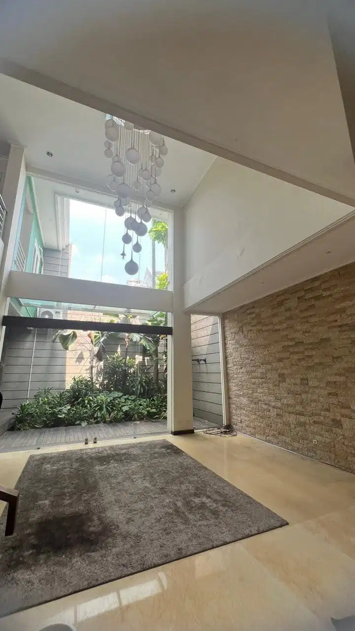 Disewakan rumah graha family Dkt Roca, semi furnish