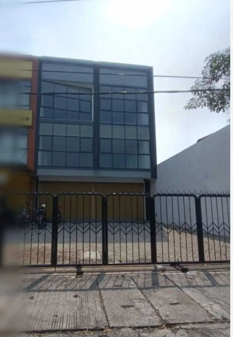 2 Ruko Gandeng Siap Pakai Raya Kedungcowek Surabaya