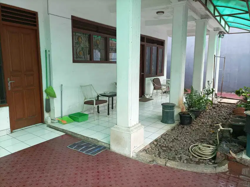 DI JUAL RUMAH HITUNG TANAH DI KEBAYORAN BARU JAKARTA SELATAN PANGPOL