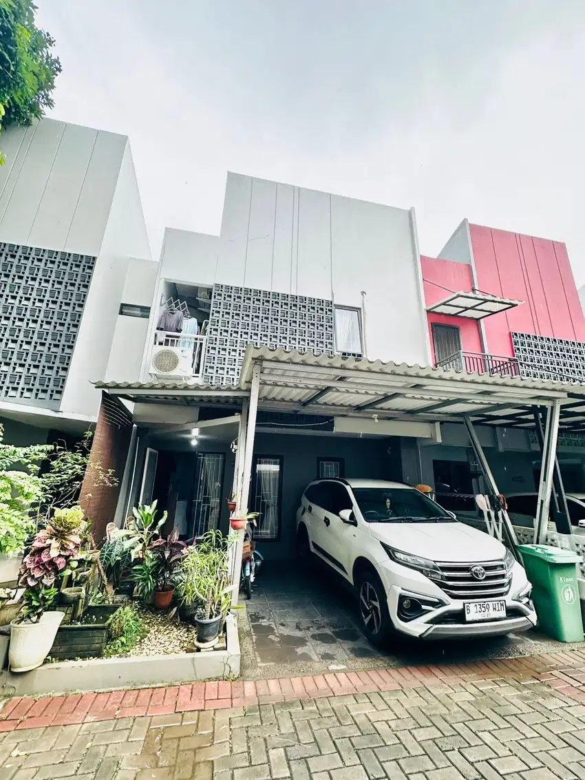 Dijual rumah siap huni dalam cluster yg bebas banjir 5 menit ke tolbsd