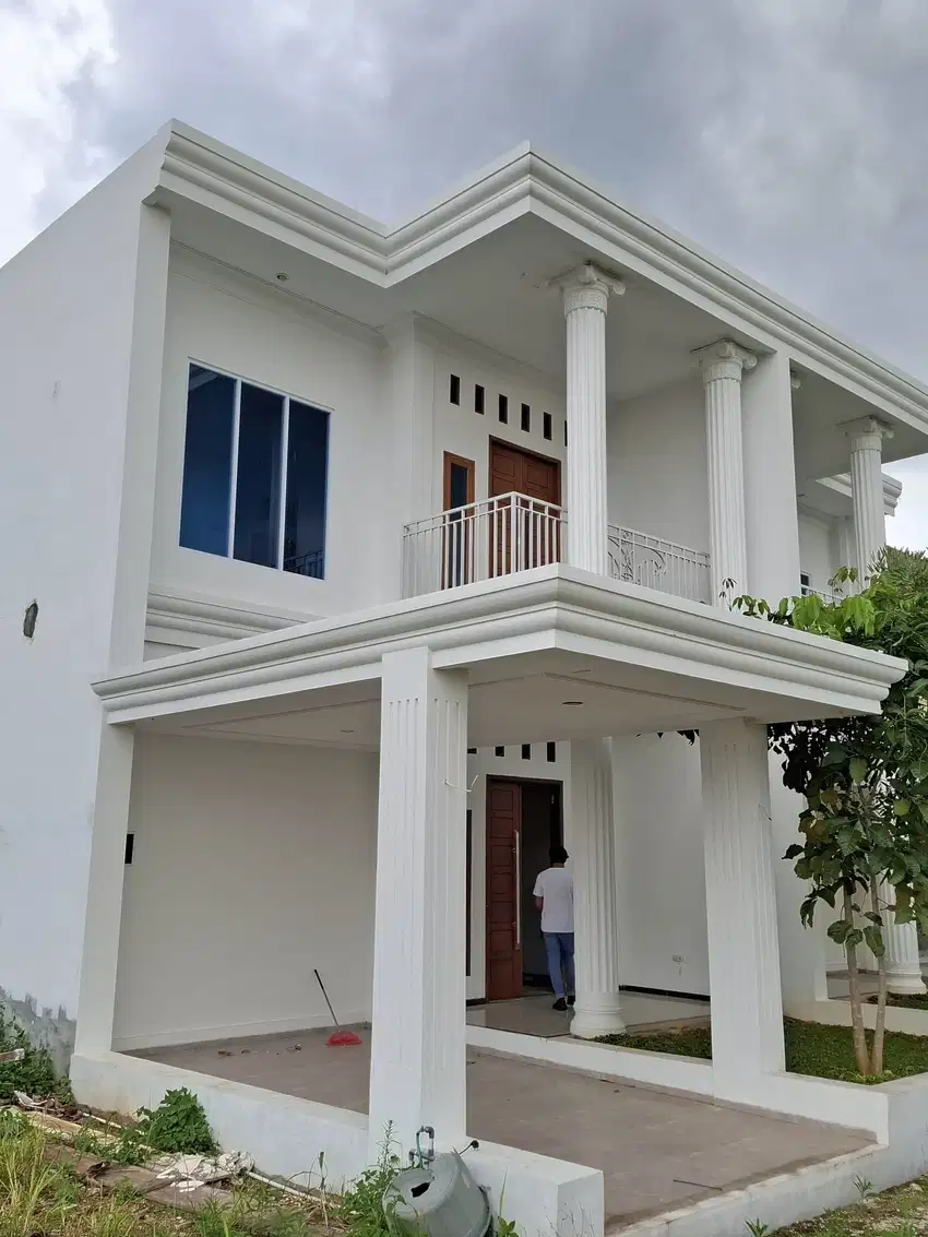 RUMAH MEWAH DUA LANTAI DENGAN VIU PEGUNUNGAN