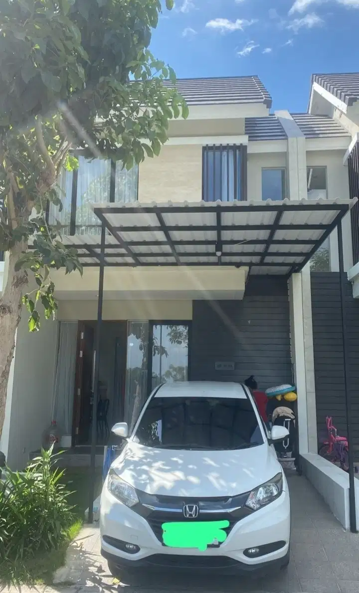 Rumah Northwest Lake Surabaya