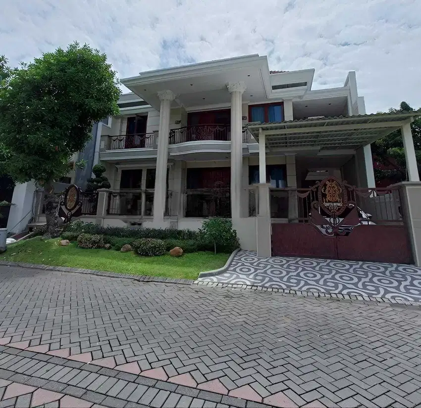 rumah graha family blok m citraland surabaya barat