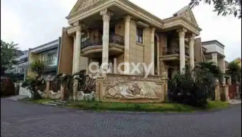 Rumah Klasik Mewah di San Antonio Pakuwon City