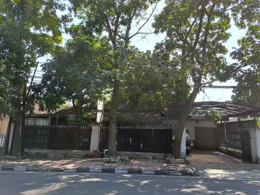 Rumah Terawat Lokasi Strategis Mainroad Siap Huni Pajajaran