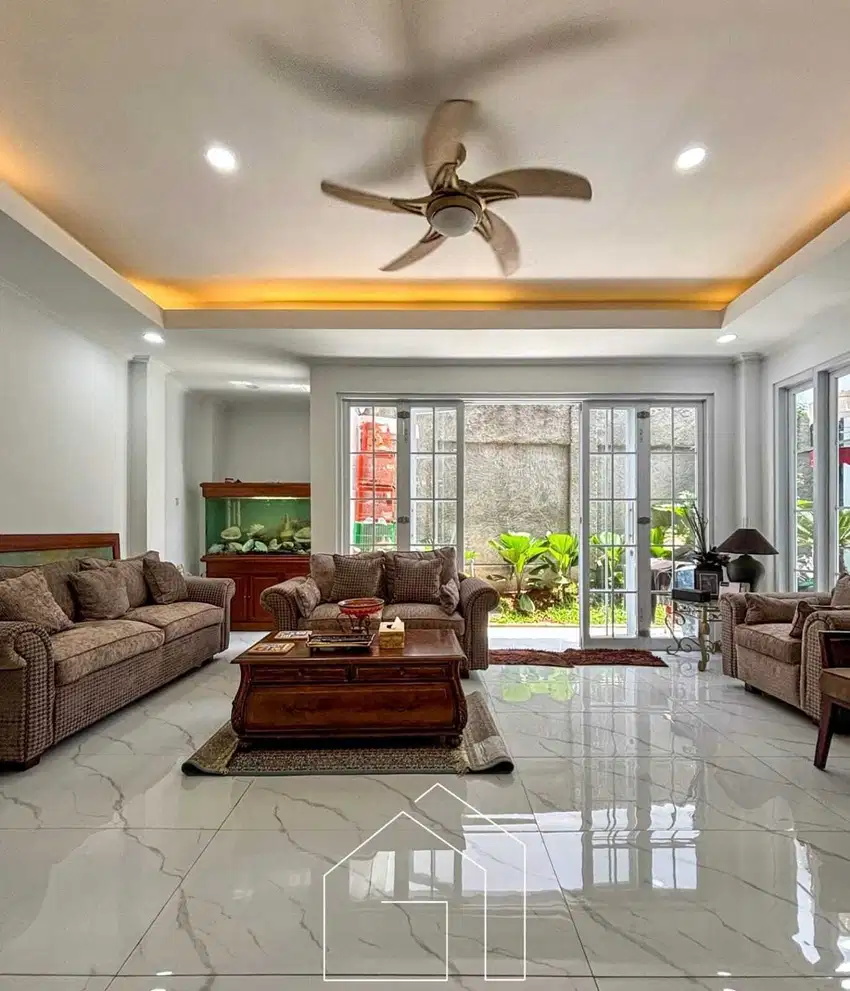 Dijual Rumah Design Modern Classic di Pondok Indah Jakarta Selatan