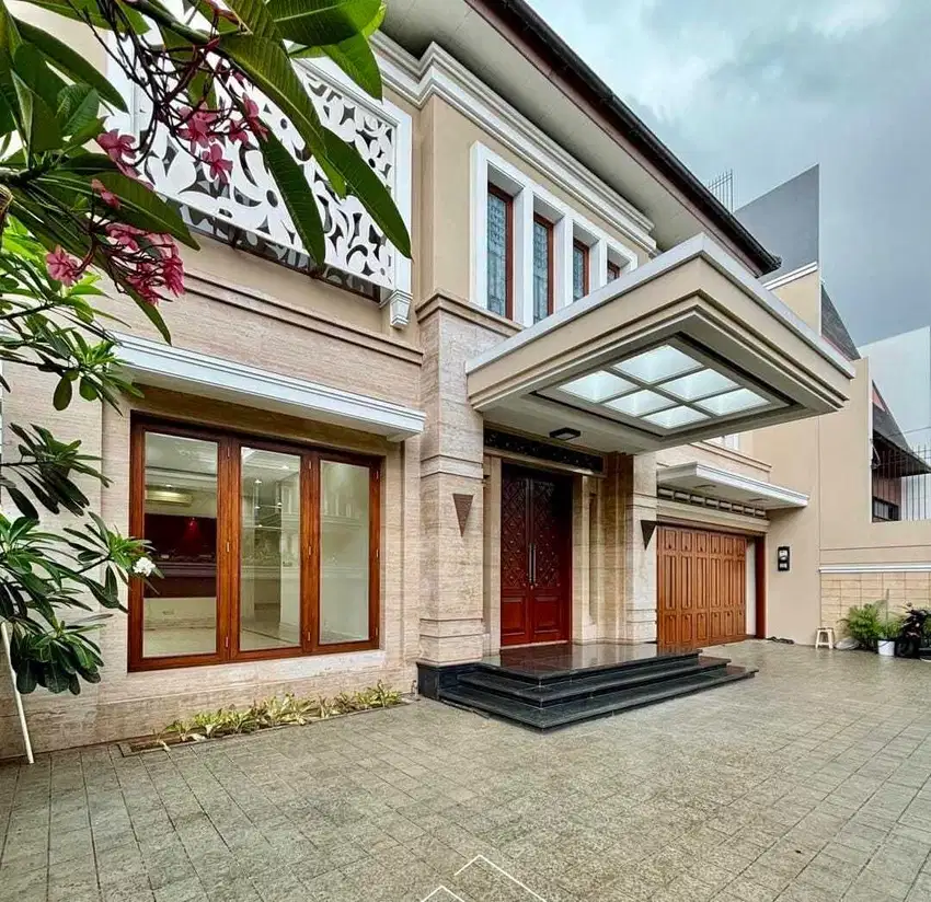 Dijual Rumah Luas di Pondok Indah Jakarta Selatan